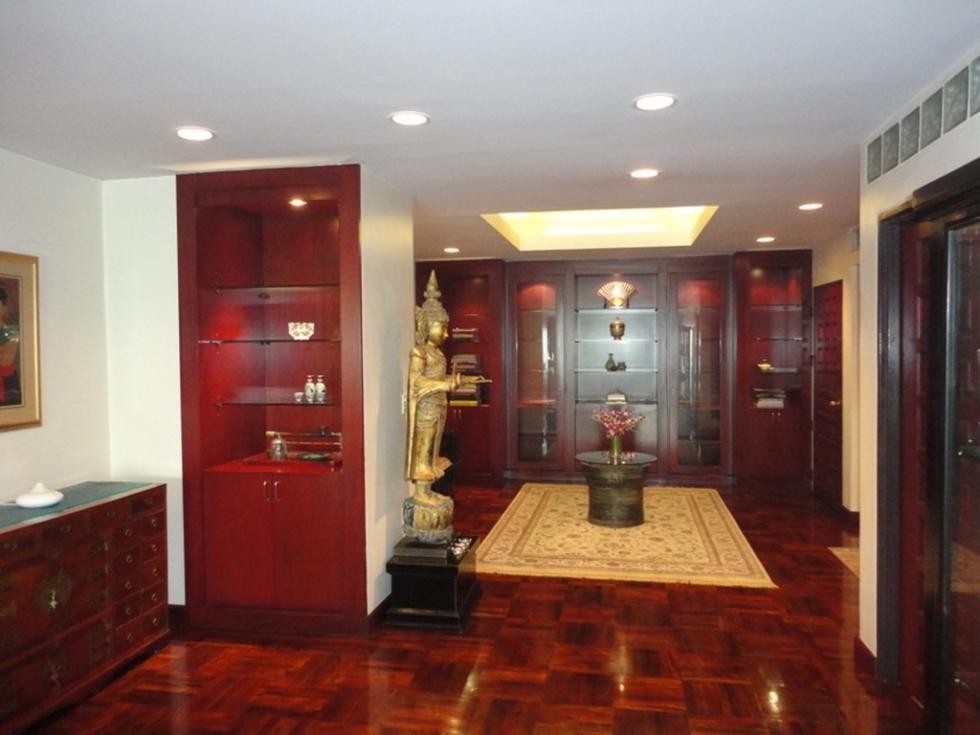 บ้านสมถวิล ราชดำริ [Baan Somthavil Ratchadamri]