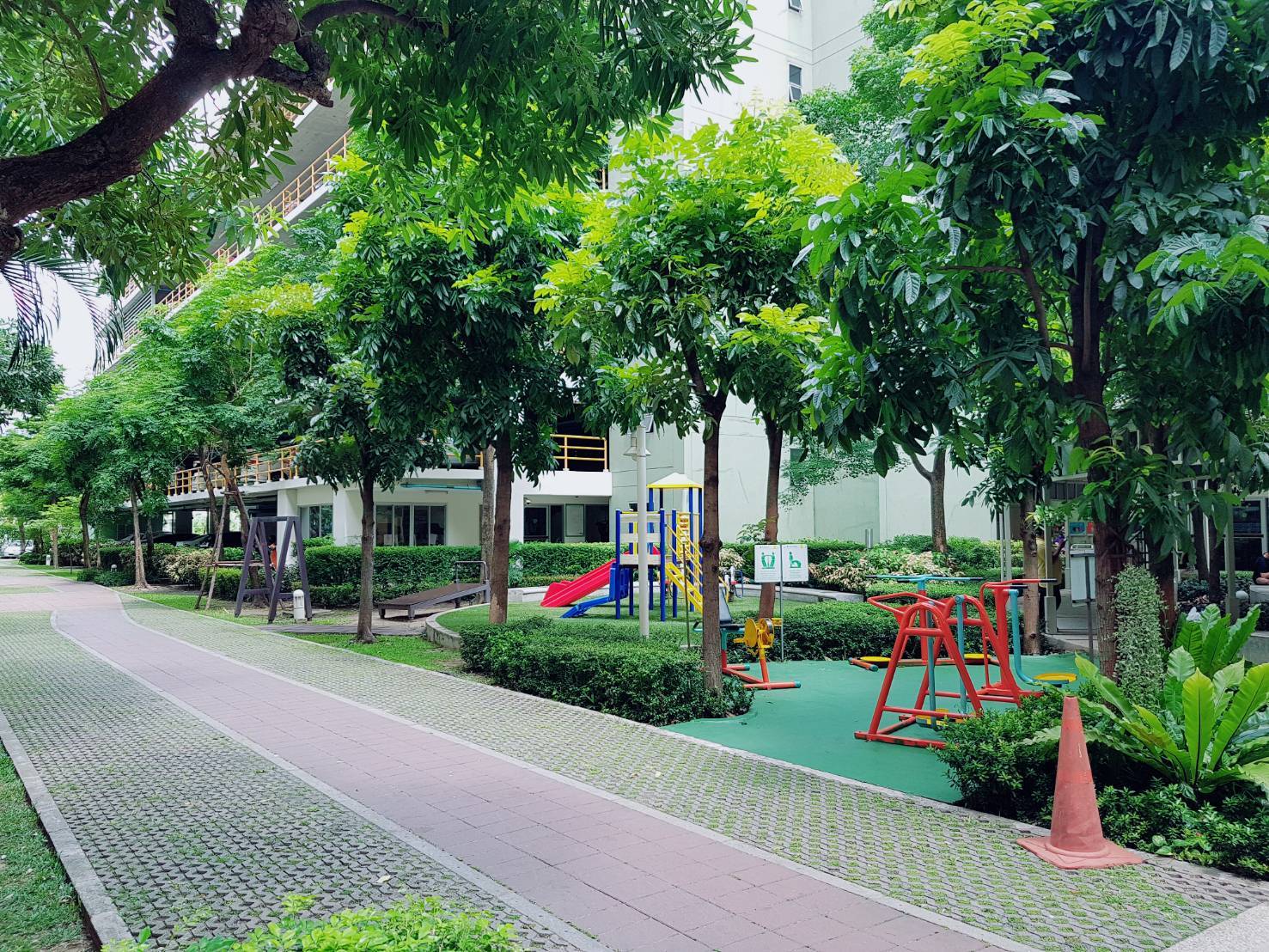 ลุมพินี คอนโดทาวน์ รามอินทรา-หลักสี่ [Lumpini Condo Town Ramintra - Laksi]