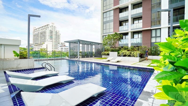รีเกิล คอนโด [Regal Condo]