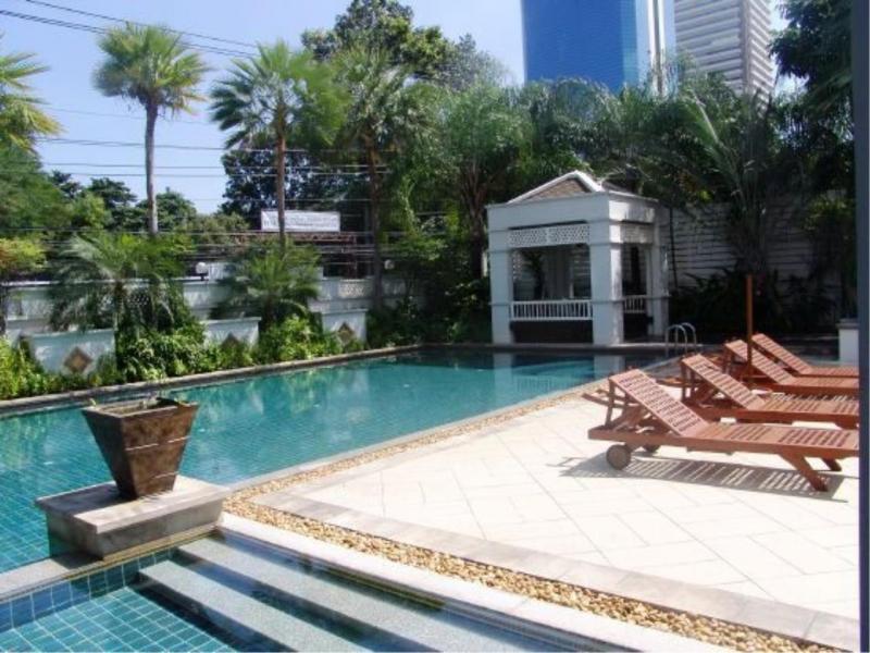เดอะ แบงค็อค สุขุมวิท 61 [The Bangkok Sukhumvit 61]