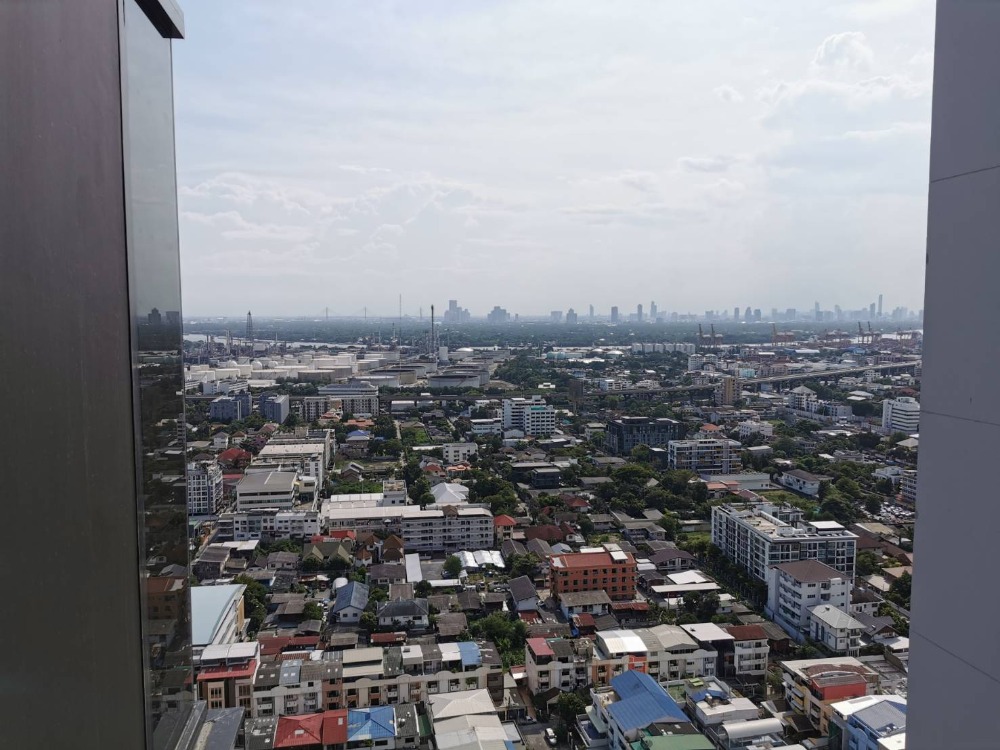 เดอะ ไลน์ สุขุมวิท 101 [The Line Sukhumvit 101]