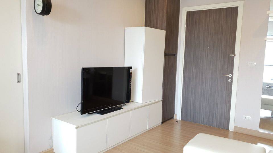 เออร์บาโน่ แอบโซลูท สาทร-ตากสิน [Urbano Absolute Sathon-Taksin]