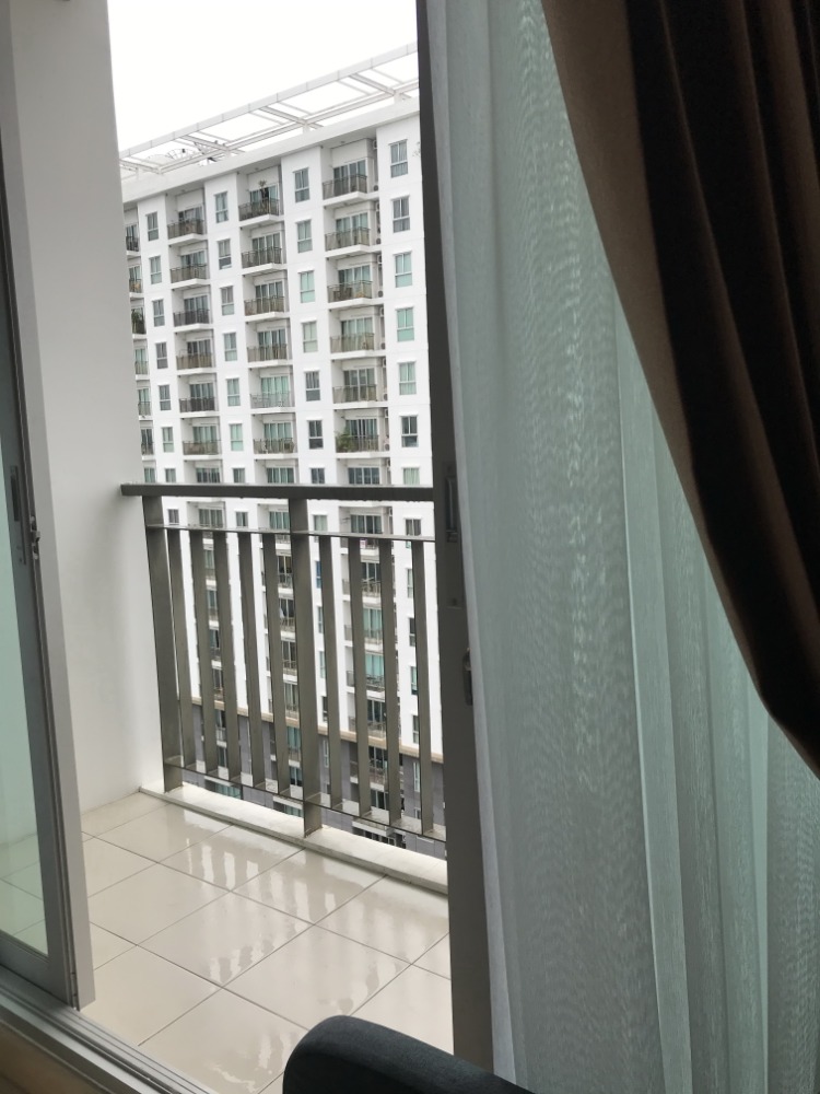 เดอะ พาร์คแลนด์ ศรีนครินทร์ เลคไซด์ [The Parkland Srinakarin Lakeside]
