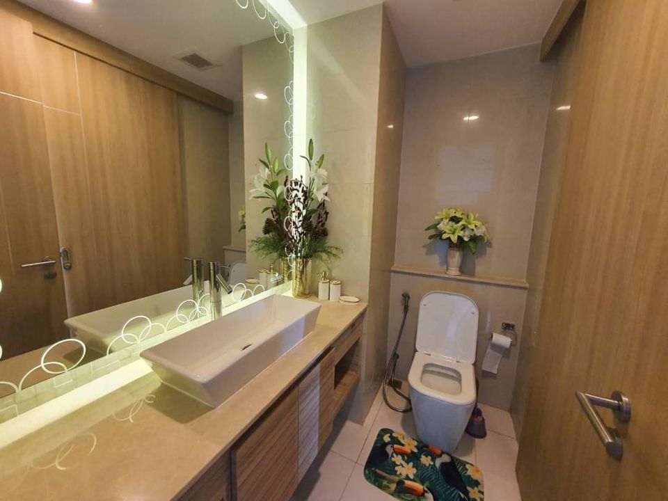เดอะ ริเวียร่า วงศ์อมาตย์ บีช [The Riviera Wong Amat Beach]