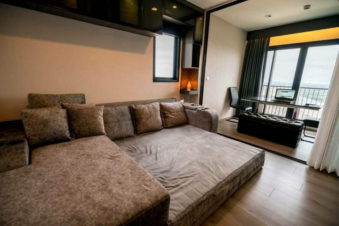 เดอะ โพลิแทน รีฟ [The Politan Rive]