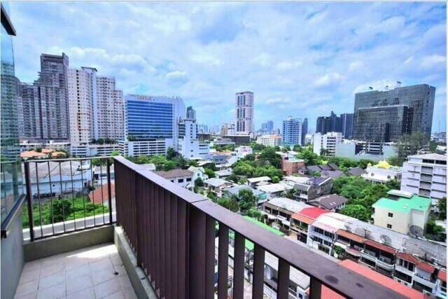 ดิ เอ็มโพริโอ เพลส [The Emporio Place]