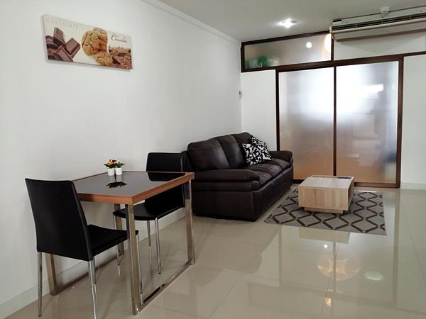 ศุภาลัย เพลส สุขุมวิท 39 [Supalai Place Sukhumvit 39]