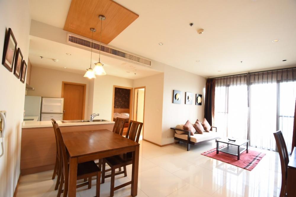 ดิ เอ็มโพริโอ เพลส [The Emporio Place]