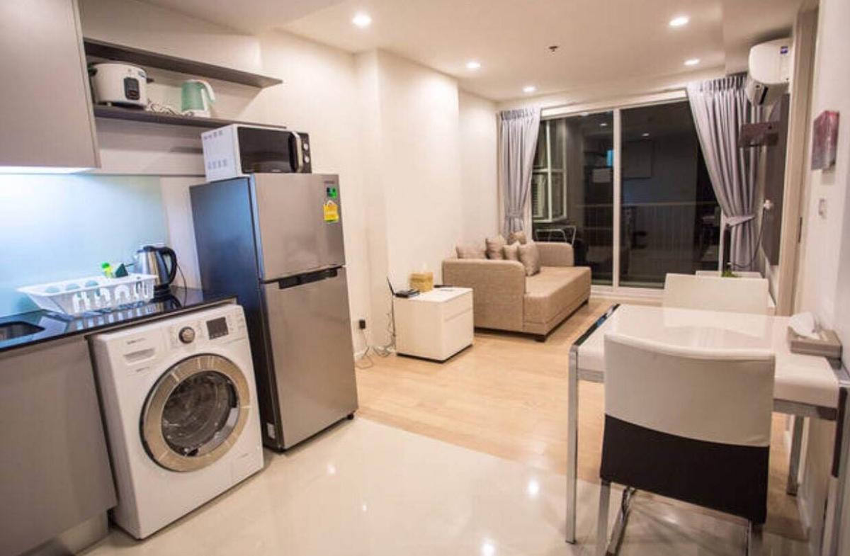 15 สุขุมวิท เรสซิเด็นซ์ [15 Sukhumvit Residences]