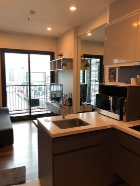 วายน์ สุขุมวิท [Wyne Sukhumvit]