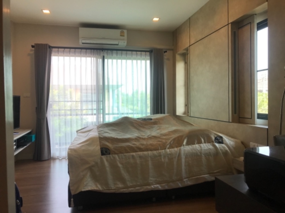 ไลฟ์ บางกอก บูเลอวาร์ด รามอินทรา 65 [Life Bangkok Boulevard- Ramindra 65]