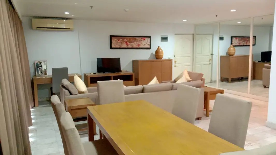 สุขุมวิท สวีท [Sukhumvit Suite]