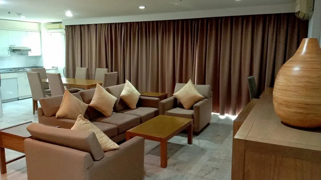 สุขุมวิท สวีท [Sukhumvit Suite]