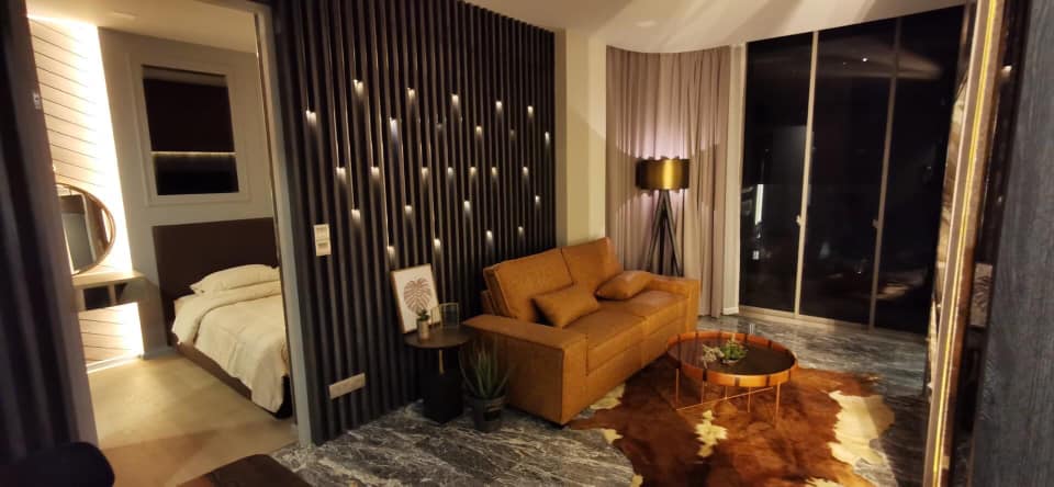 แอชตัน เรสซิเดนซ์ 41 [Ashton Residence 41]