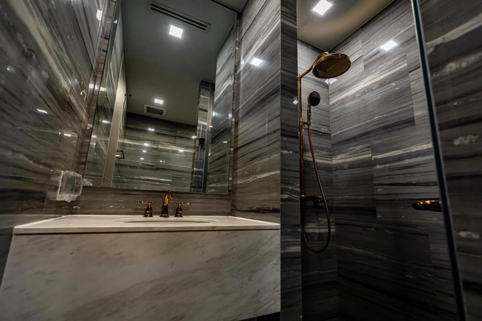 แอชตัน เรสซิเดนซ์ 41 [Ashton Residence 41]