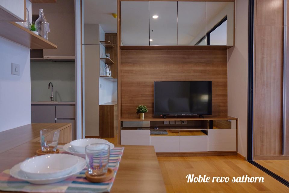 โนเบิล รีโว สีลม [Noble Revo Silom]