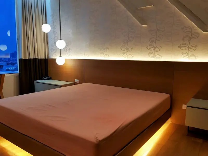 เอท ทองหล่อ เรสซิเด้นเซส [Eight Thonglor Residences]