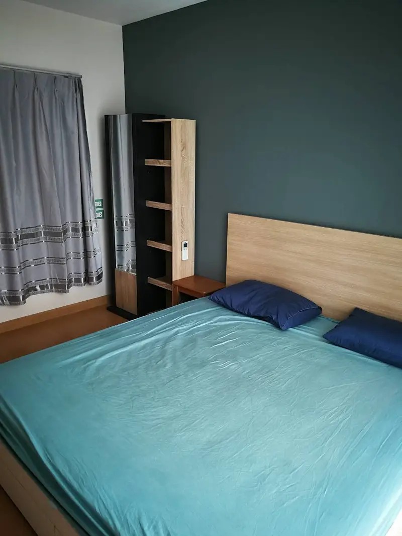 ไลฟ์ แอท บีทีเอส ท่าพระ [Life @ BTS Tha-Phra]