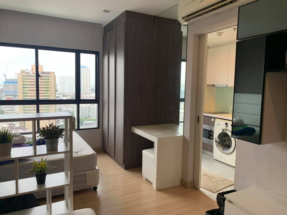 เออร์บาโน่ แอบโซลูท สาทร-ตากสิน [Urbano Absolute Sathon-Taksin]