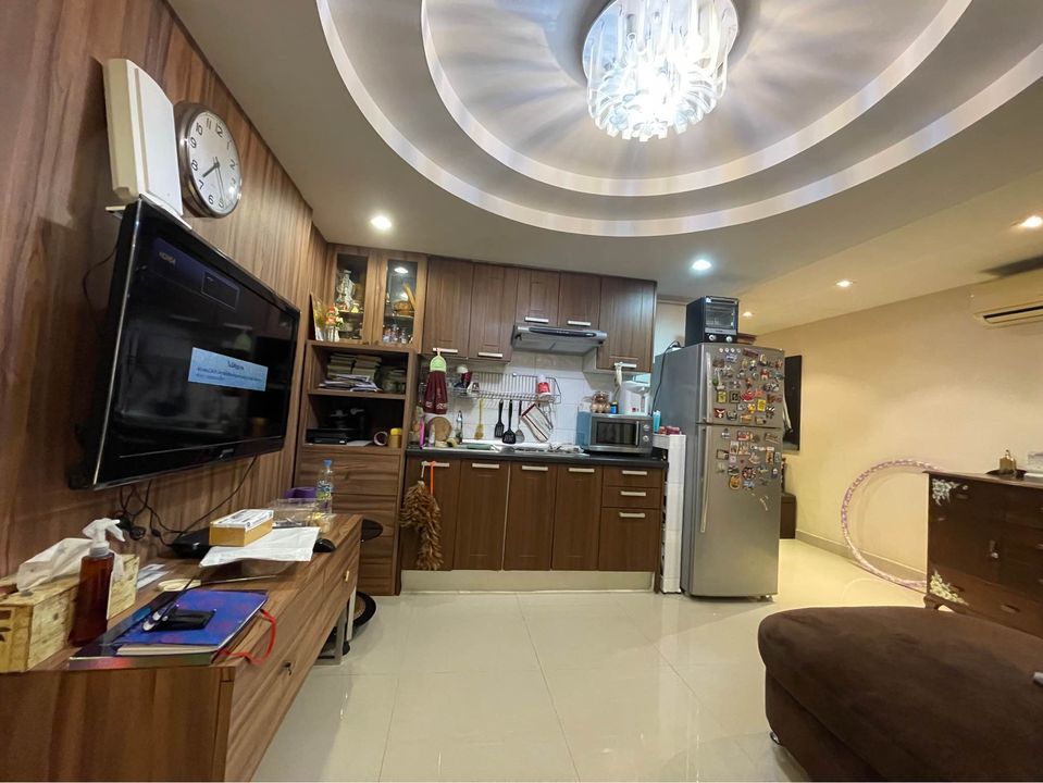 ชาโตว์ อินทาวน์ รัชดา 13 [Chateau In Town Ratchada 13]