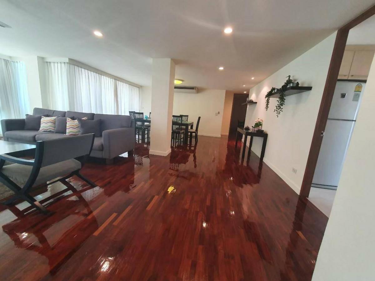 สาทร แกลเลอรี่ เรสซิเดนซ์ [Sathorn Gallery Residences]