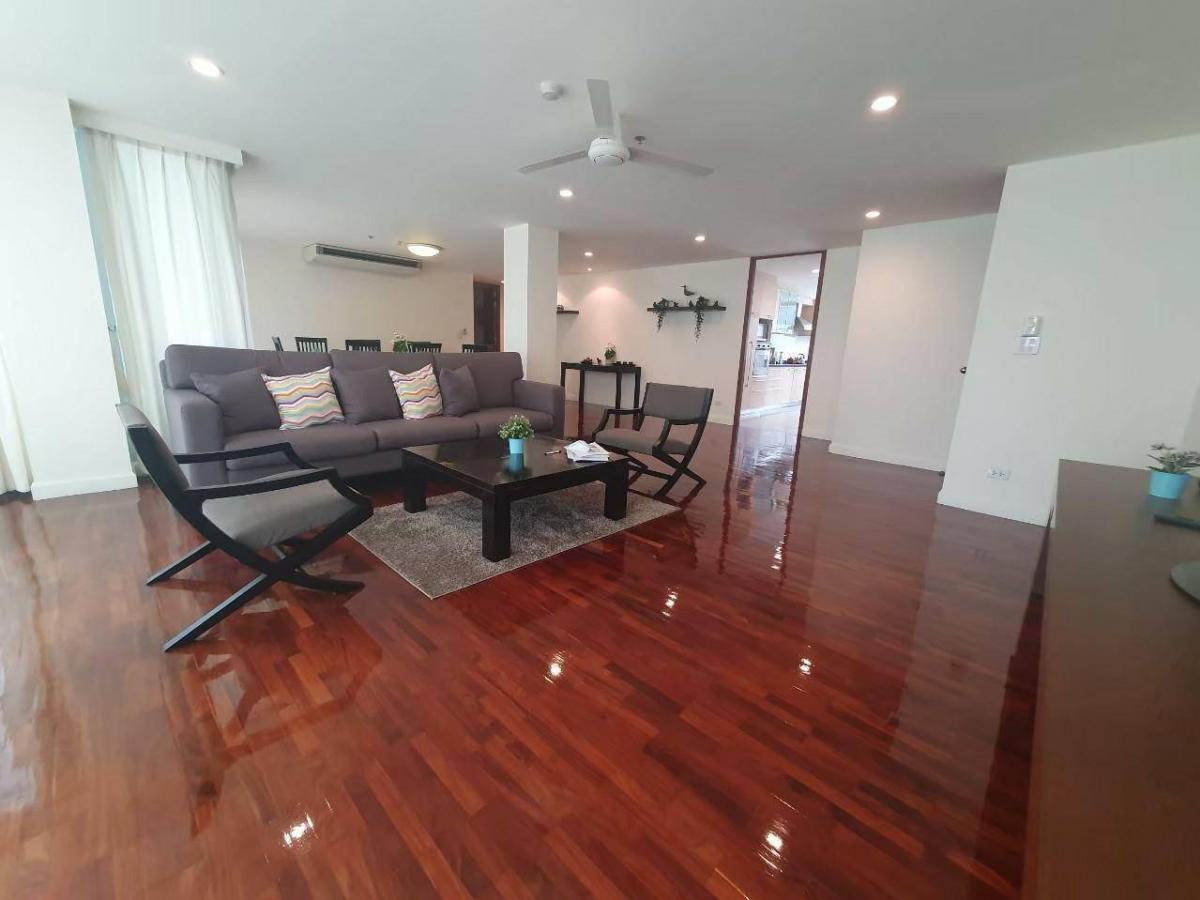 สาทร แกลเลอรี่ เรสซิเดนซ์ [Sathorn Gallery Residences]