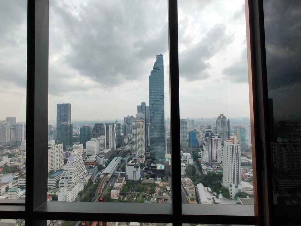 Ashton Silom