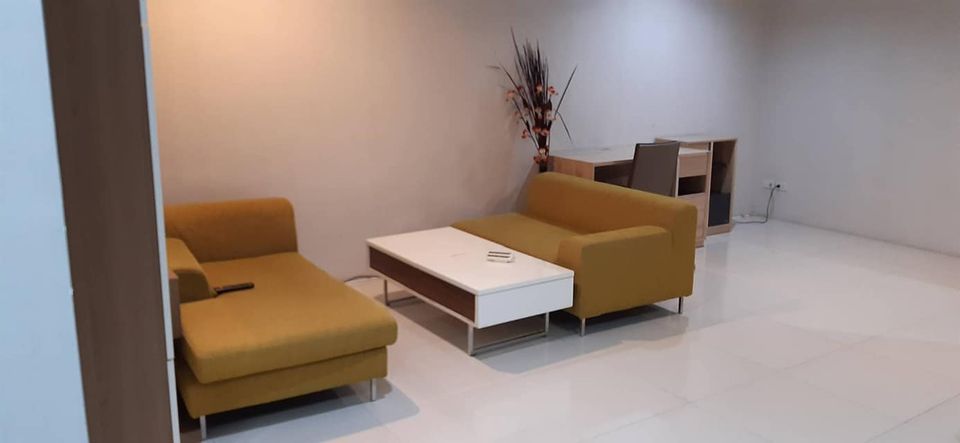 สุขุมวิท ลิฟวิ่ง ทาวน์ [Sukhumvit Living Town]