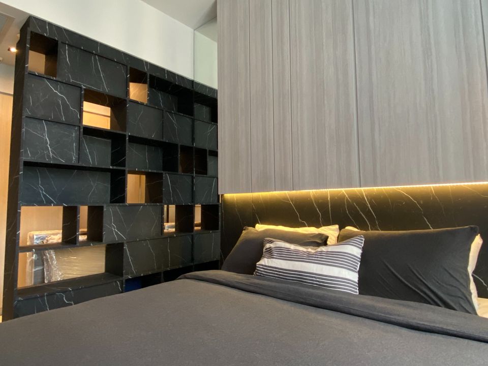 เดอะ ลอฟท์ อโศก [The Lofts Asoke]