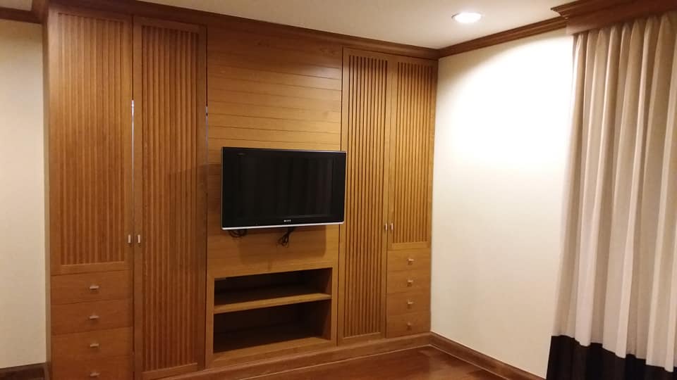 ดิ อารีย์ คอนโดมิเนียม [The Aree Condominium]