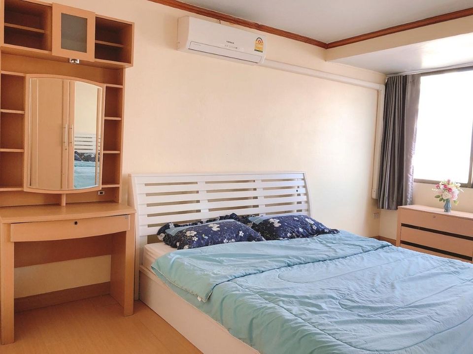 พัทยา ฮิลล์ วิลเลจ 2 [The Hill Park Condominium 2]