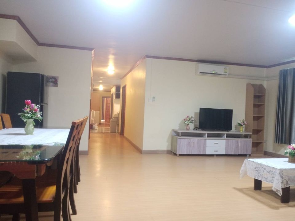 พัทยา ฮิลล์ วิลเลจ 2 [The Hill Park Condominium 2]