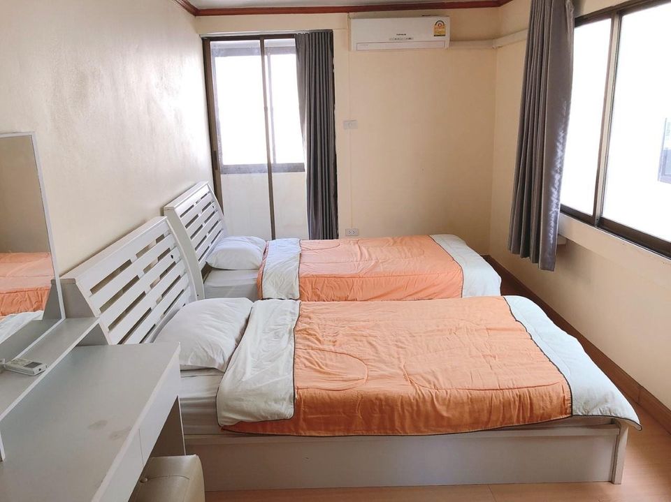 พัทยา ฮิลล์ วิลเลจ 2 [The Hill Park Condominium 2]