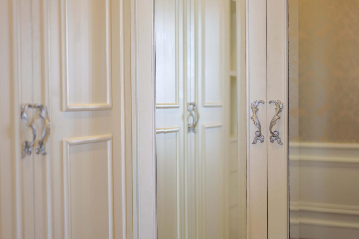เลอ ลักซ์ คอนโดมิเนียม [LE LUK CONDOMINIUM]