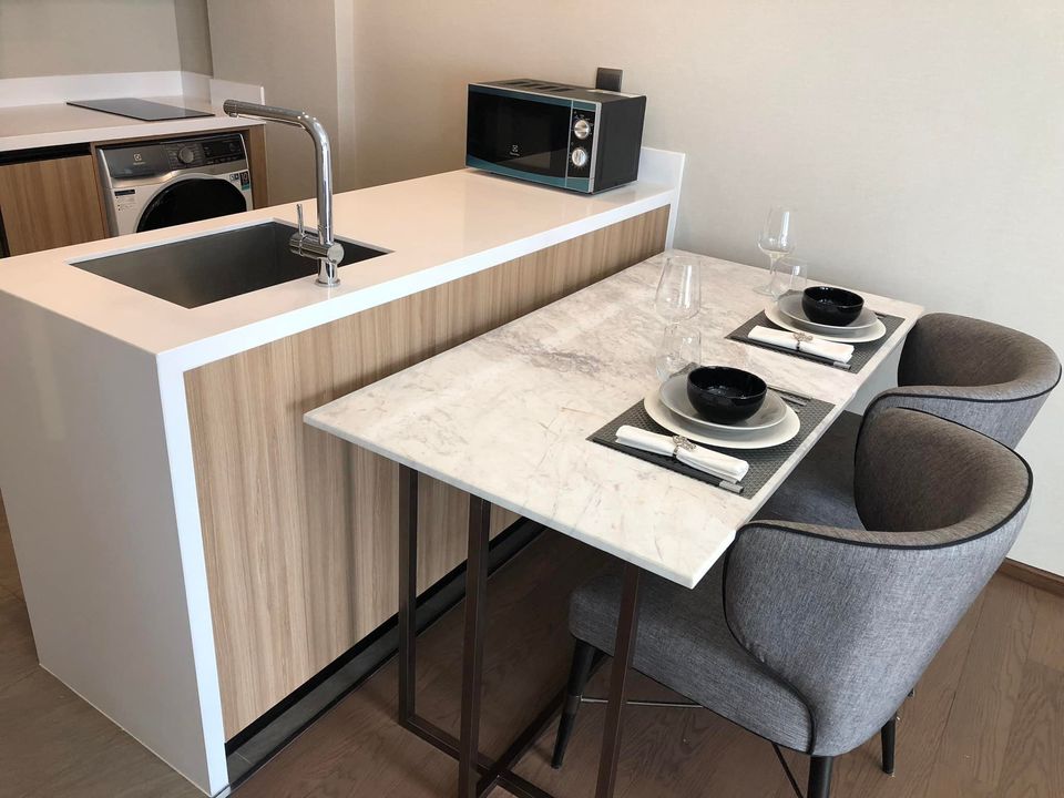 ณ วรา เรสซิเดนซ์ [Na Vara Residence]