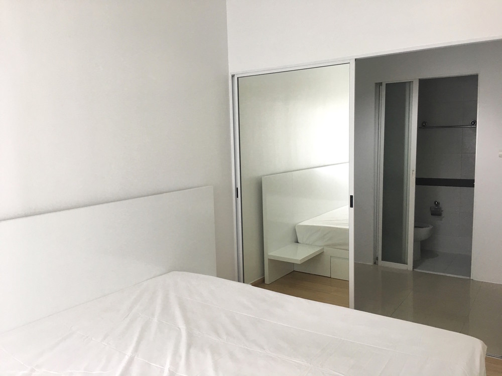 เอ สเปซ ไฮด์อเวย์ อโศก-รัชดา [A Space Hideaway Asoke-Ratchada]