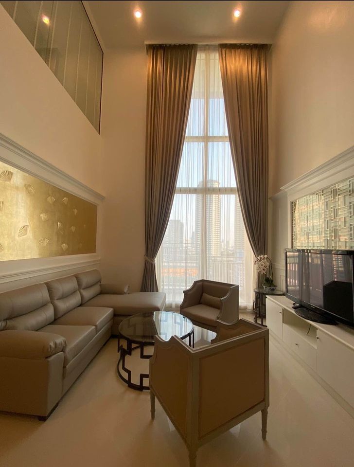 ดิ เอ็มไพร์ เพลส สาทร [The Empire Place Sathorn]