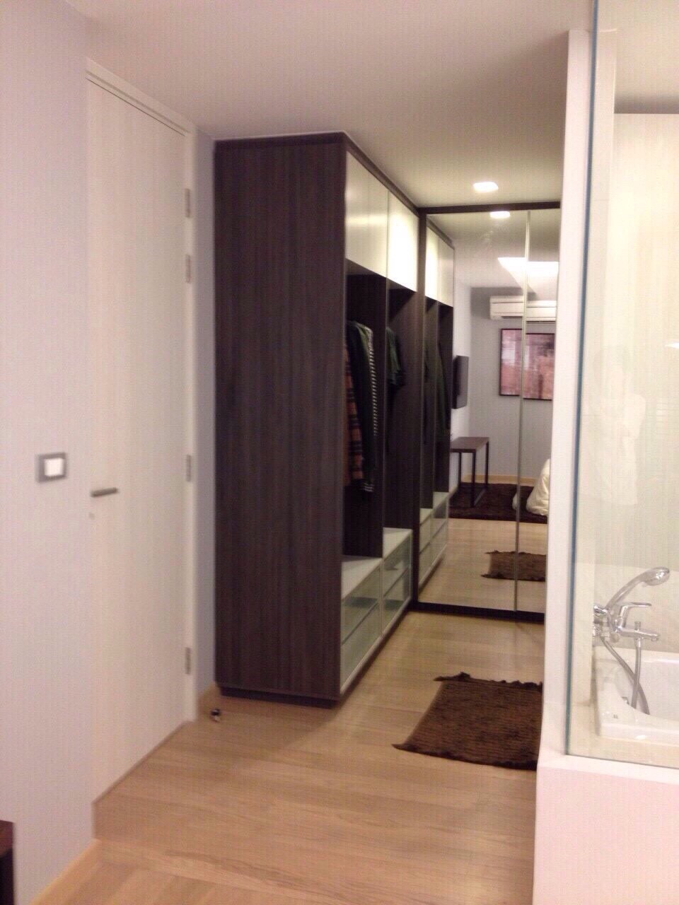เวีย 49 [Via 49]