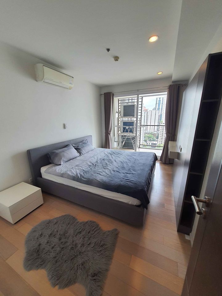 15 สุขุมวิท เรสซิเด็นซ์ [15 Sukhumvit Residences]
