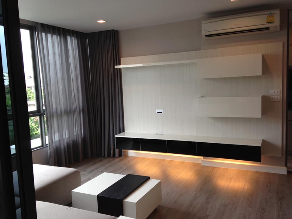 เดอะรูม สุขุมวิท 40 [The Room Sukhumvit 40]