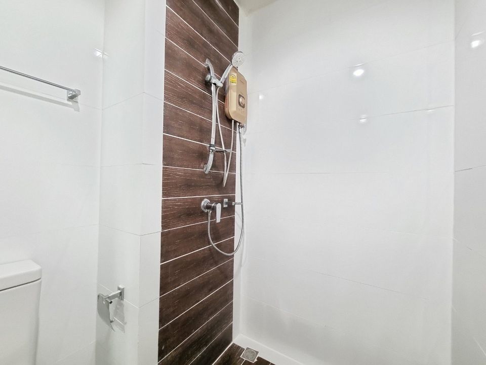 เอ สเปซ มี สุขุมวิท 77 [A Space ME Sukhumvit 77]