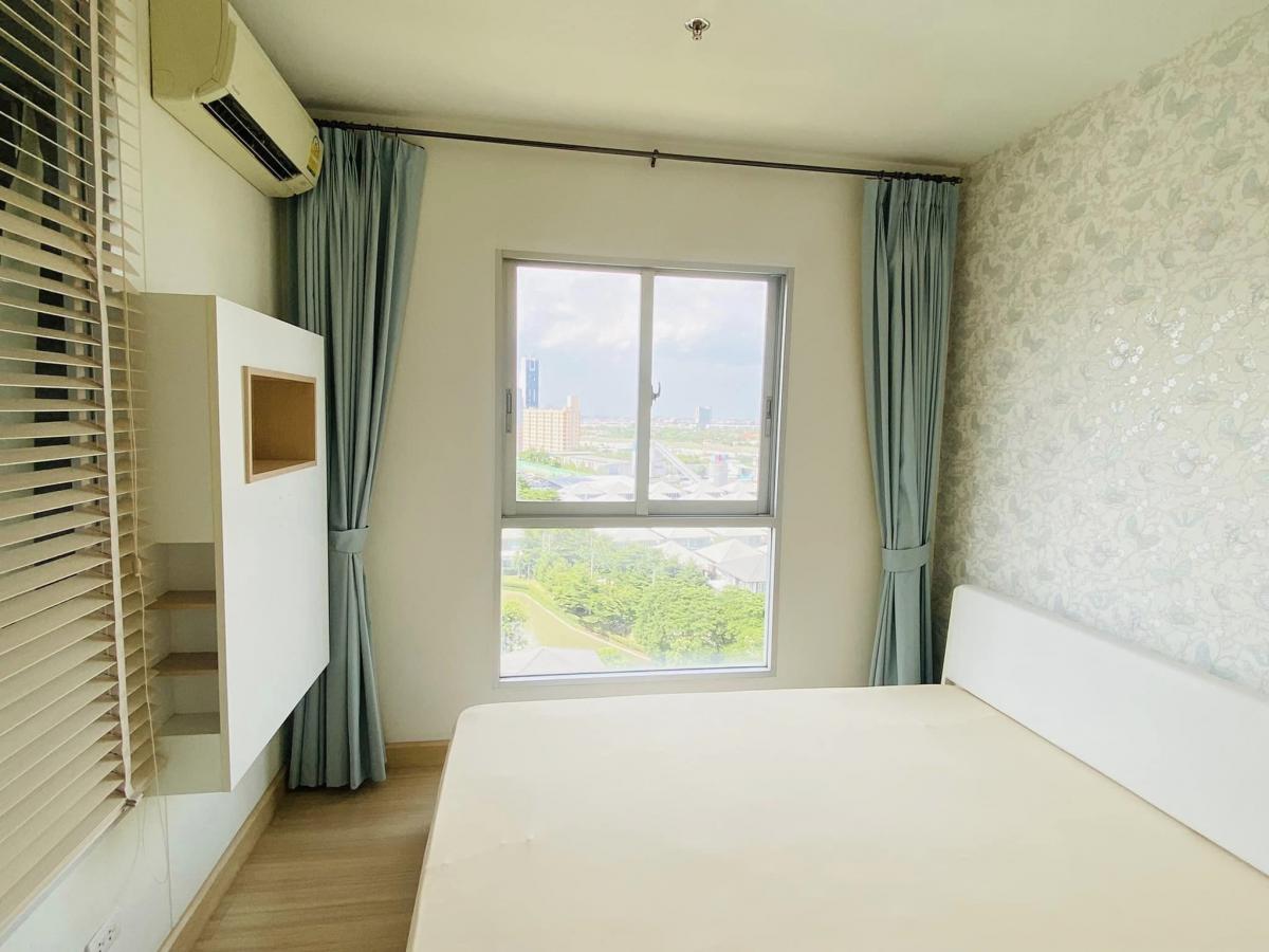 เดอะ พาร์คแลนด์ ศรีนครินทร์ เลคไซด์ [The Parkland Srinakarin Lakeside]
