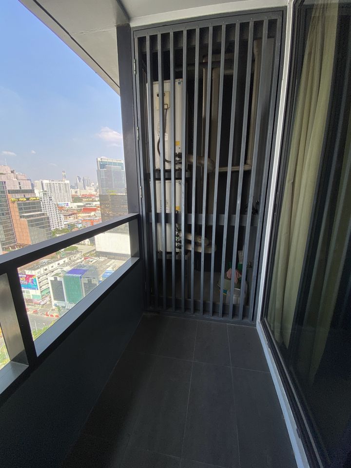 เอ็ม สีลม [M Silom]