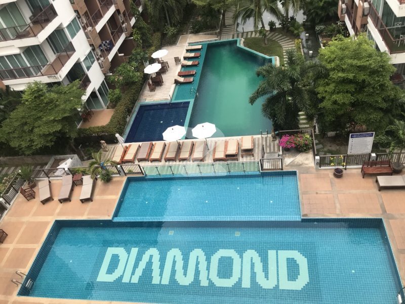 ไดมอนด์ สวีท รีสอร์ท คอนโดมิเนียม [Diamond Suites Resort Condominium]