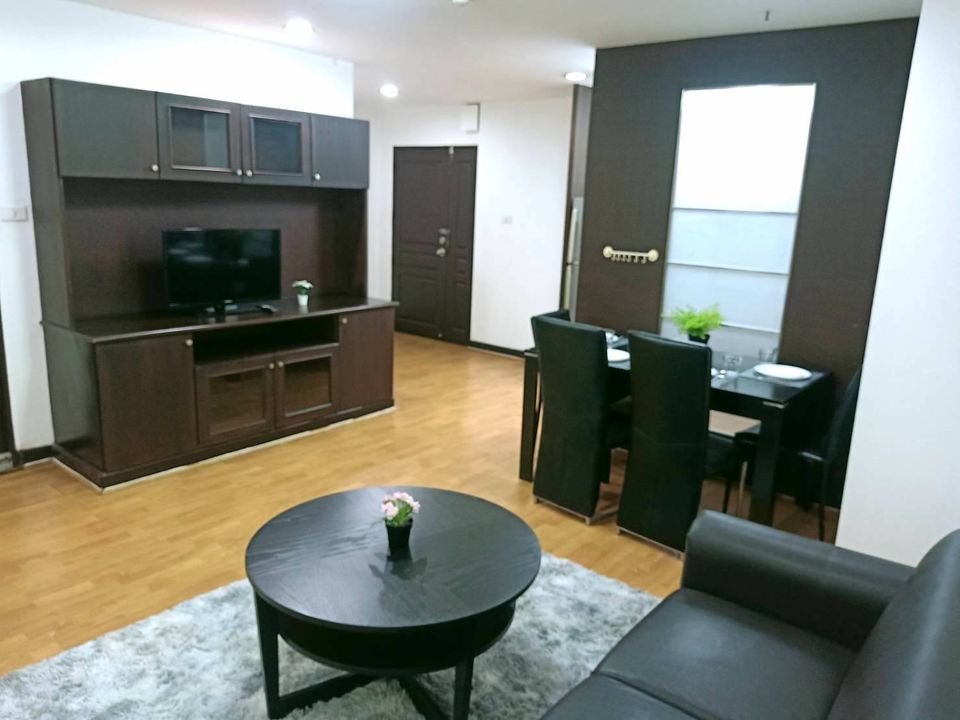 เดอะ วอเตอร์ฟอร์ด คอนโดมิเนียม [The Waterford Condominium]