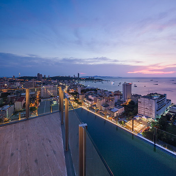 เดอะ เบส พัทยากลาง [The Base Central Pattaya]
