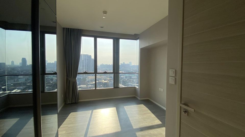 เดอะรูม สาทร-เซนต์หลุยส์ [The Room Sathorn-St.Louis]