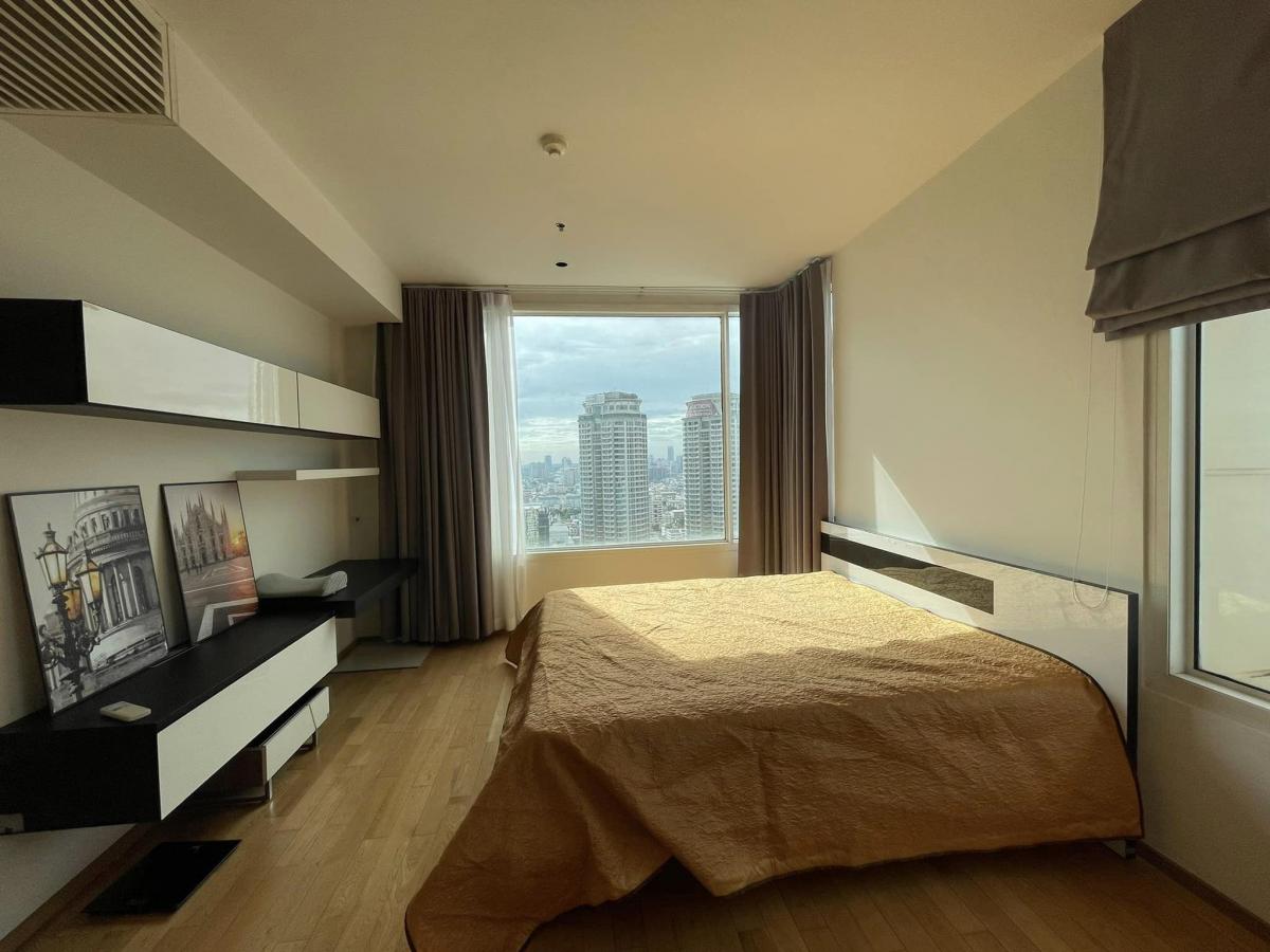 ดิ เอ็มไพร์ เพลส สาทร [The Empire Place Sathorn]