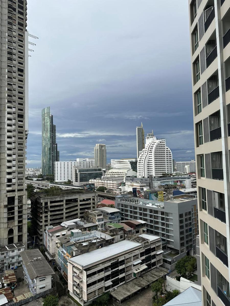 ริทึ่ม สาทร [Rhythm Sathorn]