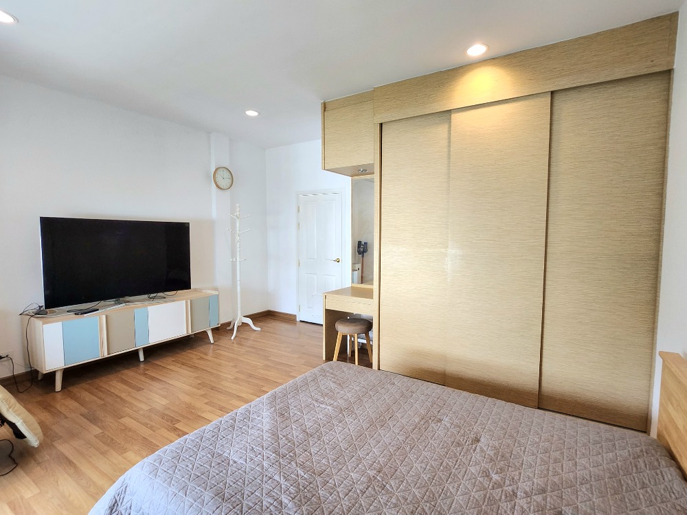 บ้านกลางเมือง เออร์บาเนี่ยน พระราม 9-ลาดพร้าว [Baan Klang Muang Urbanion Rama 9-Ladprao]